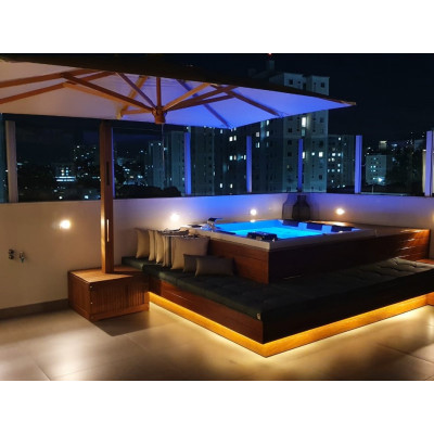 Ombrelone Lateral Premium 3m x 3m quadrado com floreira - Cor MARROM